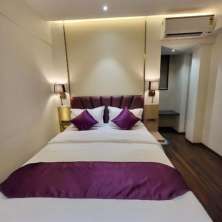 Vishal Hall Hotel Mumbai Ngoại thất bức ảnh