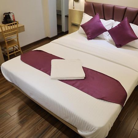Vishal Hall Hotel Mumbai Ngoại thất bức ảnh