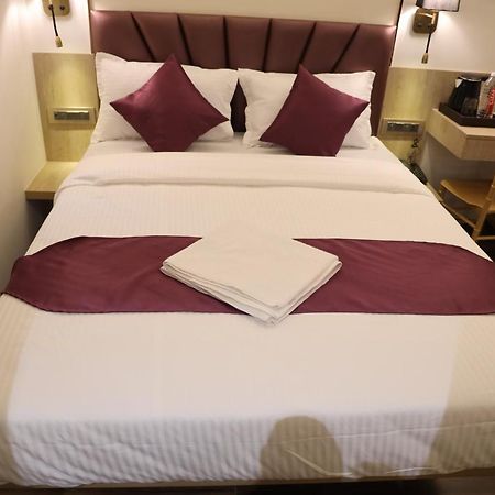Vishal Hall Hotel Mumbai Ngoại thất bức ảnh