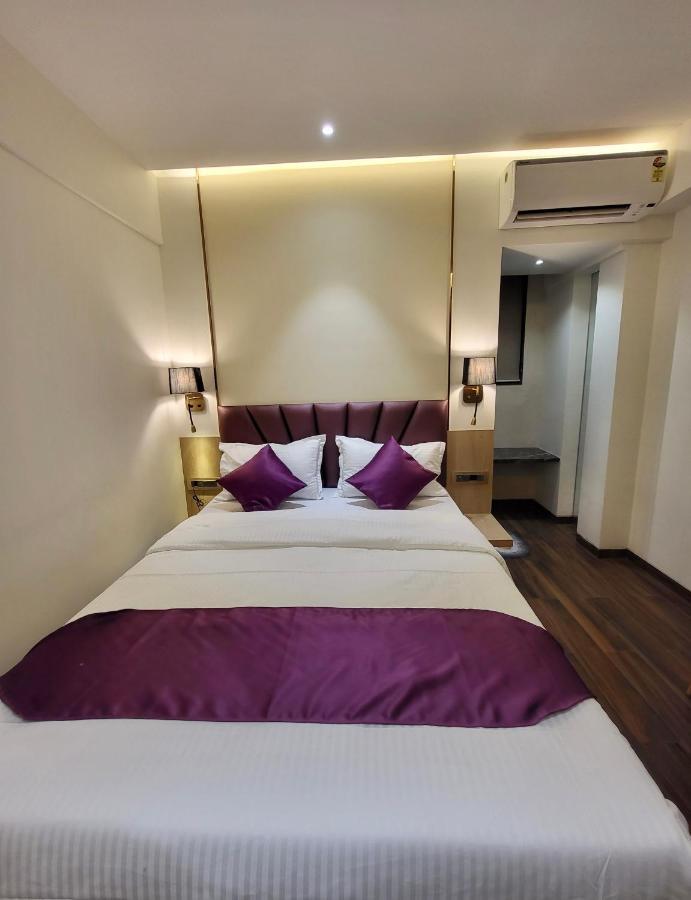 Vishal Hall Hotel Mumbai Ngoại thất bức ảnh