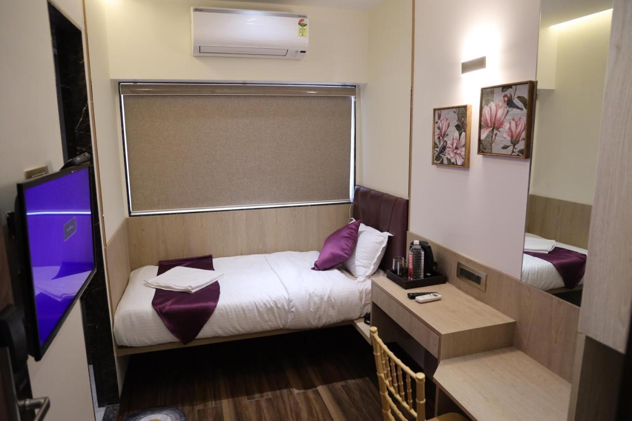 Vishal Hall Hotel Mumbai Ngoại thất bức ảnh
