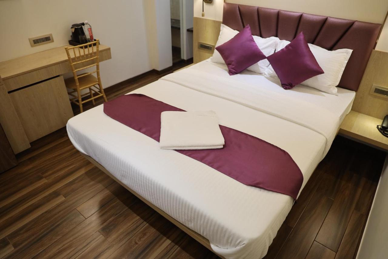 Vishal Hall Hotel Mumbai Ngoại thất bức ảnh