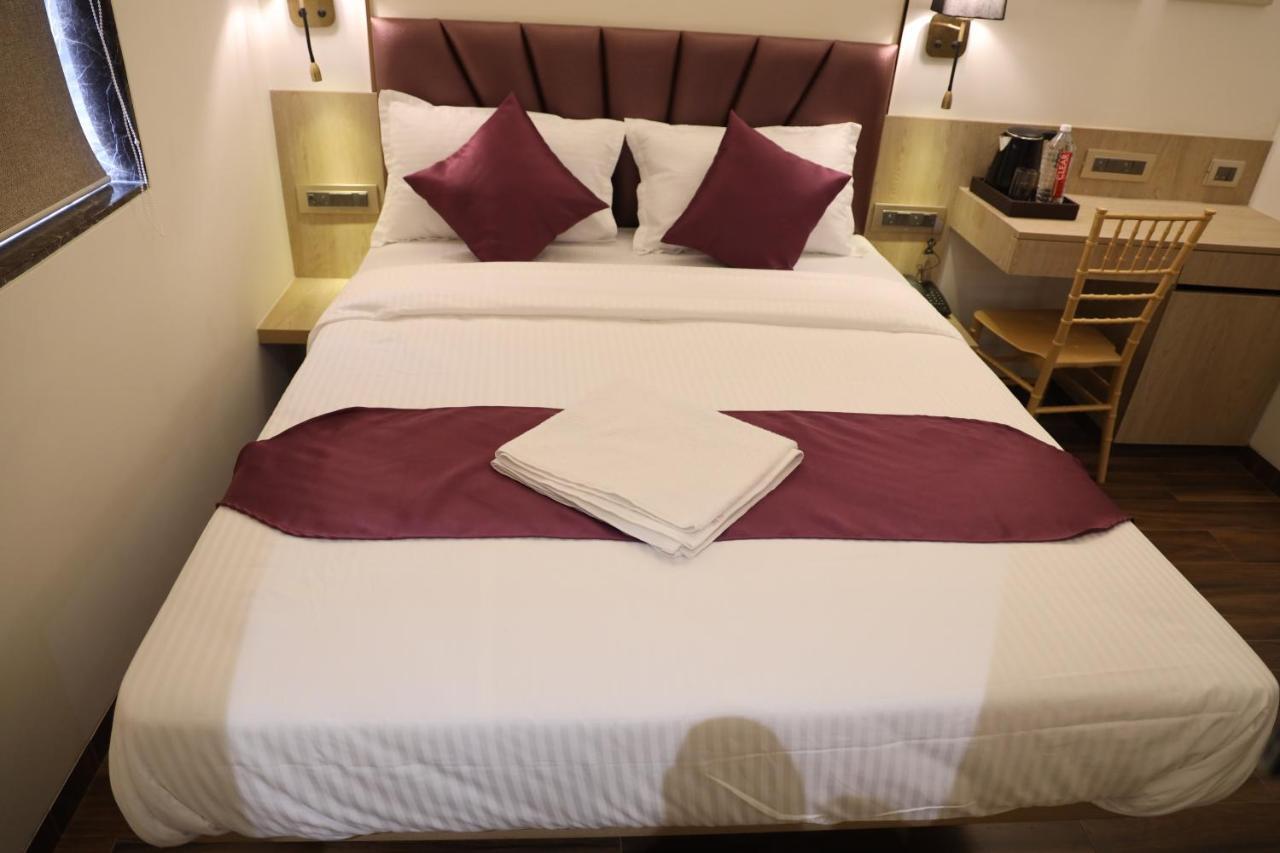 Vishal Hall Hotel Mumbai Ngoại thất bức ảnh