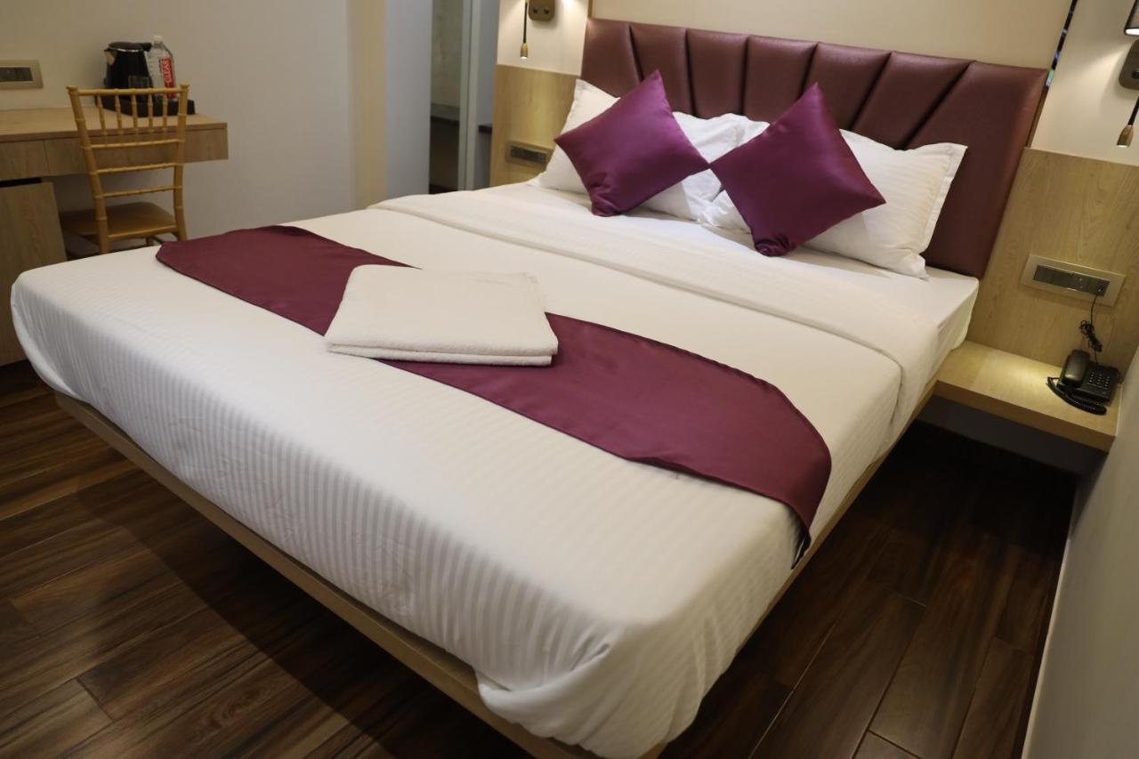 Vishal Hall Hotel Mumbai Ngoại thất bức ảnh