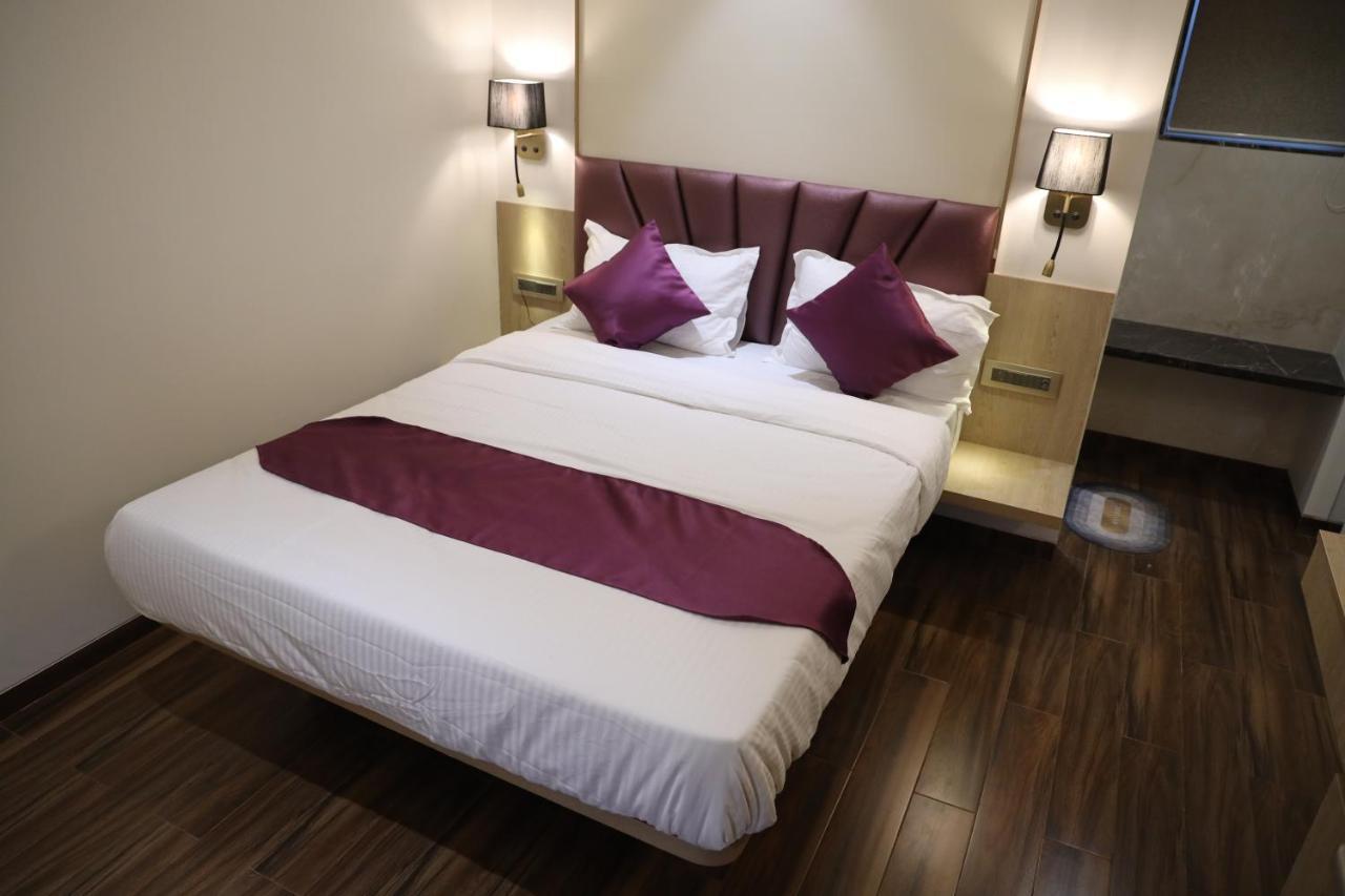 Vishal Hall Hotel Mumbai Ngoại thất bức ảnh