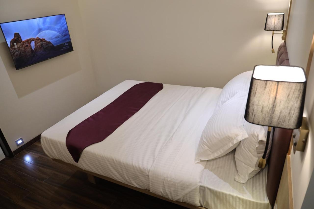 Vishal Hall Hotel Mumbai Ngoại thất bức ảnh
