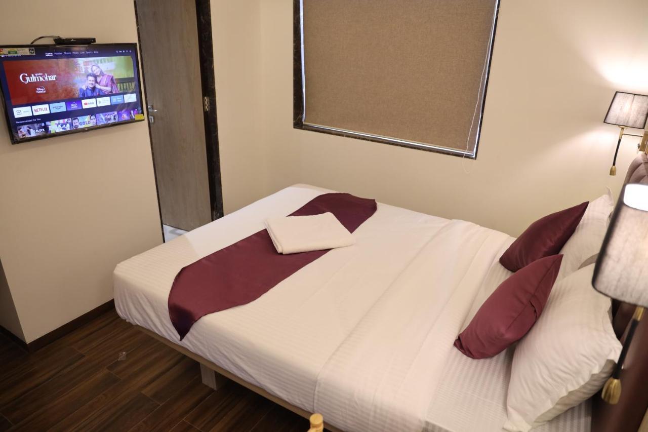 Vishal Hall Hotel Mumbai Ngoại thất bức ảnh