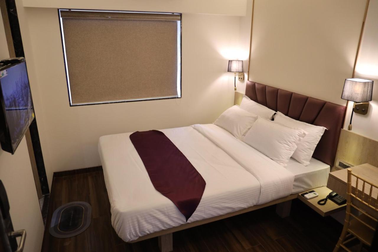 Vishal Hall Hotel Mumbai Ngoại thất bức ảnh