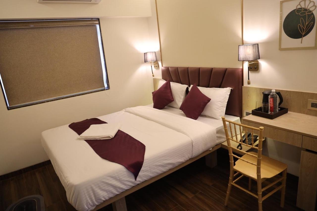 Vishal Hall Hotel Mumbai Ngoại thất bức ảnh