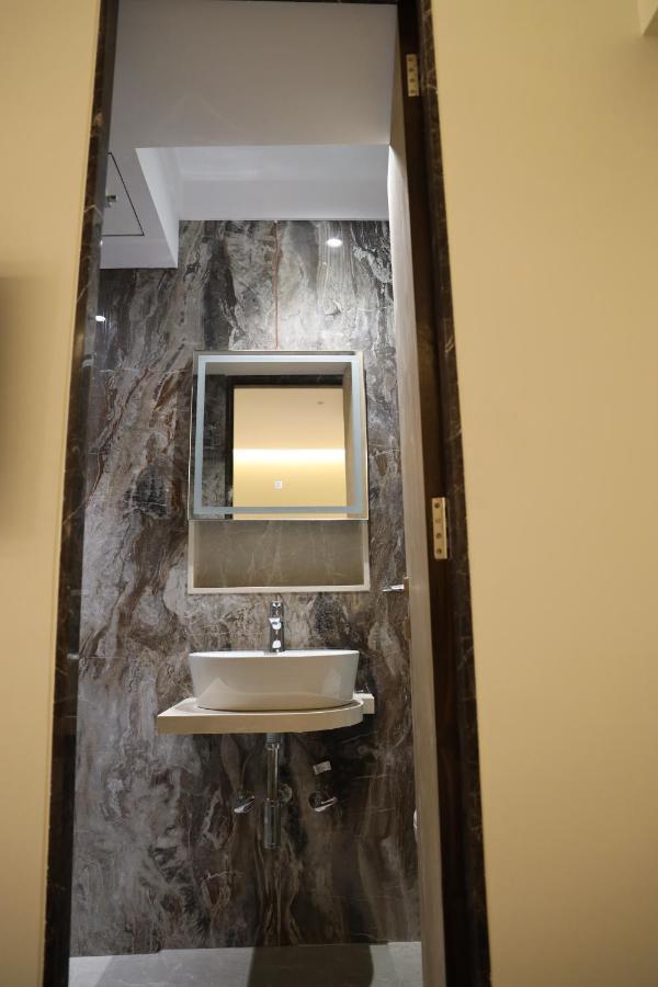 Vishal Hall Hotel Mumbai Ngoại thất bức ảnh
