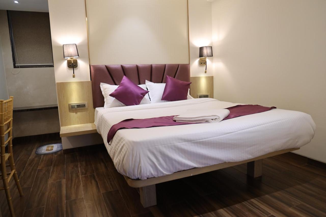 Vishal Hall Hotel Mumbai Ngoại thất bức ảnh