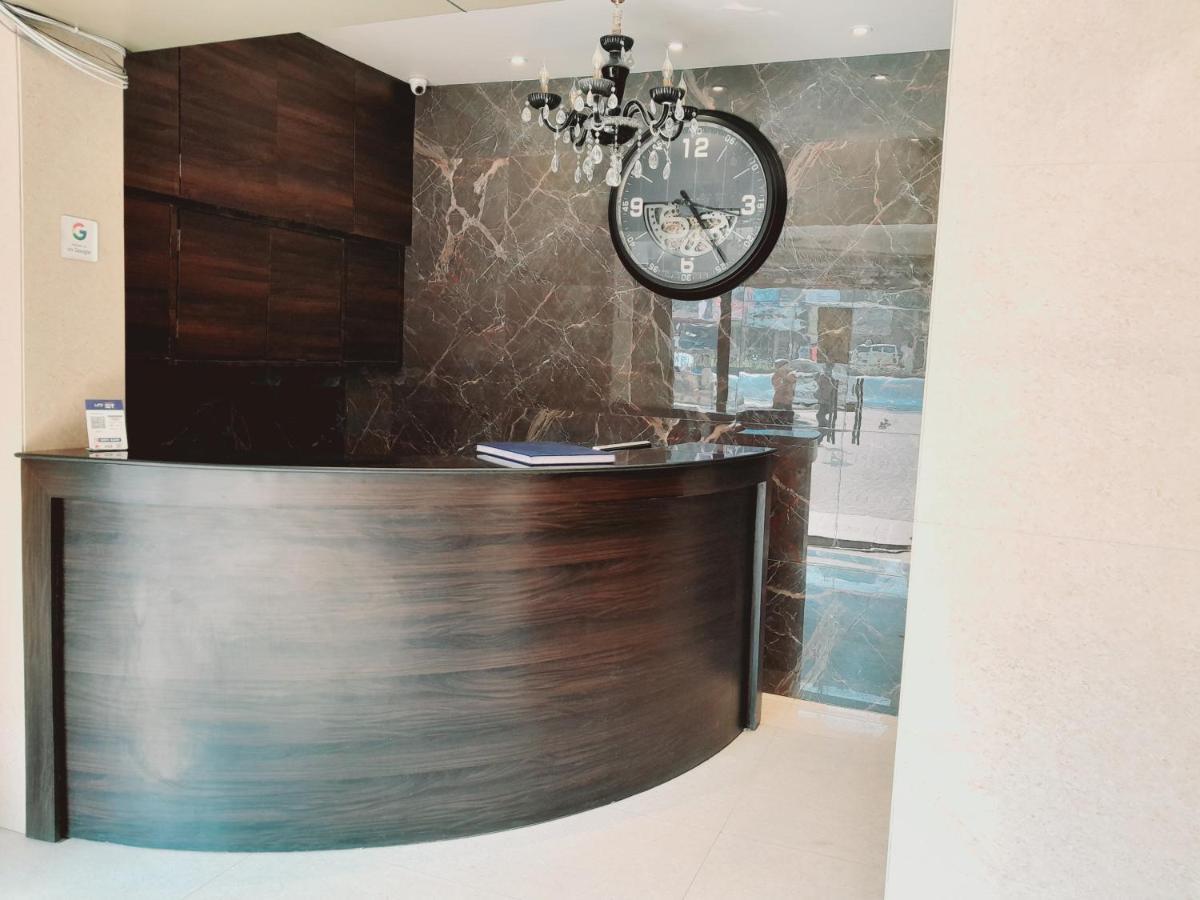 Vishal Hall Hotel Mumbai Ngoại thất bức ảnh