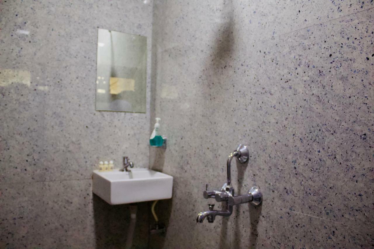 Vishal Hall Hotel Mumbai Ngoại thất bức ảnh